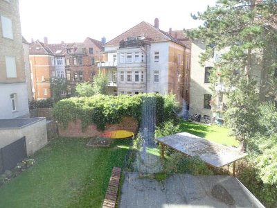 Östliches Ringgebiet * Gepflegte 5-Zimmer Wohnung mit Balkon, Einbauküche + Garage !! Sofort frei