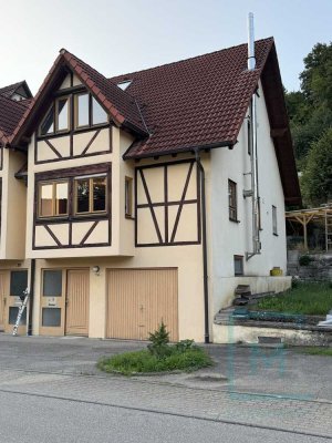 Kleine Doppelhaushälfte mit Garage in gepflegten Zustand
