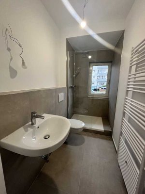 Premium sanierte 3 Zimmer Wohnung im Erdgeschoss mit Einbauküche