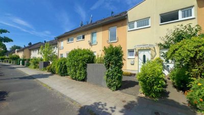 In der begehrten Stadt Bonn steht ein charmantes Haus mit Garage zum Verkauf.