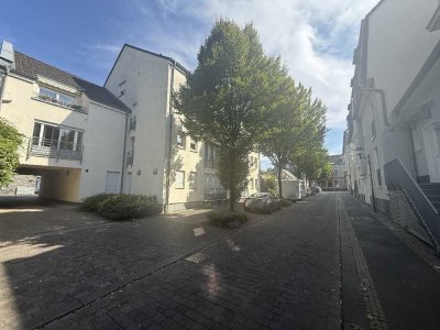 JA, zur 3-Zimmer-Eigentumswohnung mit Loggia, Aufzug und Tiefgaragenstellplatz in Solingen-Wald!