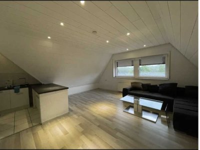 Schöne 2-Zimmer-Dachgeschosswohnung in Nettetal mit Blick auf den See !