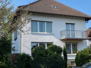 Ruhige 2,5-Zimmer-Wohnung mit 2 Balkonen in bester Lage von Bad Nauheim