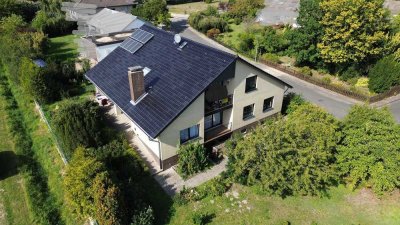 Großzügige Erdgeschosswohnung mit Garten, Kamin und Glasfaser auf 153 m²
