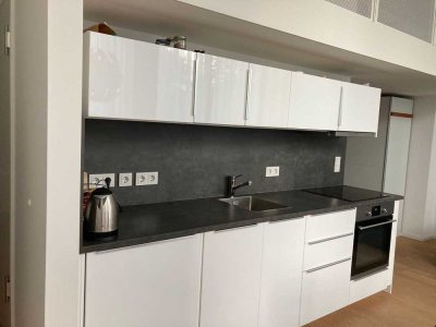 Exklusive, geräumige, möblierte Loft-Wohnung mit Galerie und EBK in München