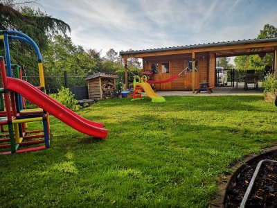 Befristete Vermietung auf 2Jahre: Schöne 4-Raum-Maisonette-Wohnung mit Garten