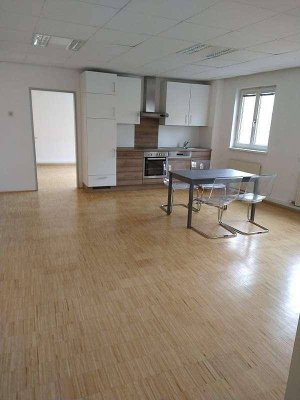 Privat! Perfekte WG - 105m² 4 -Zimmer Wohnung nahe FH und Polizeischule