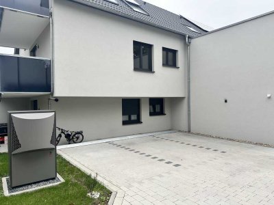 Neubau;  Stilvolle 3-Zimmer-Wohnung mit Balkon in Sinsheim zu vermieten. 
Bei Fragen: 017632487982