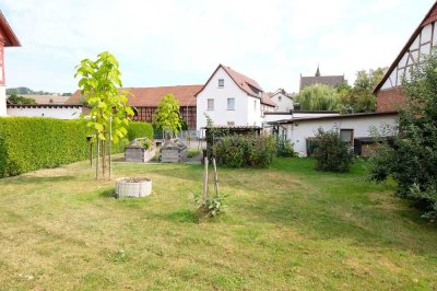 Zwei Wohneinheiten: Fachwerk-Charme und Massivbau- Komfort ! Doppeltes Wohnangebot in Nentershausen