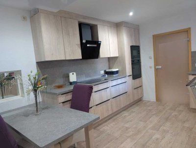 Modernisierte Doppelhaushälfte mit Pool – Einziehen & Wohlfühlen in Bitterfeld