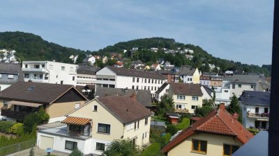 Neuwertige 3-Raum-Penthouse-Wohnung mit Dachterrasse und Einbauküche in Bad Ems