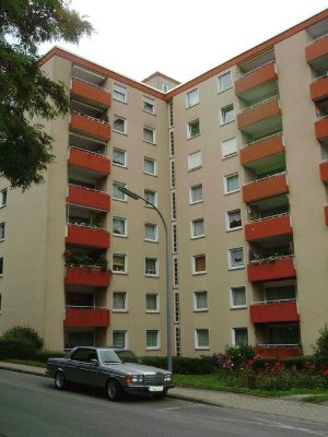 3 Zimmer Wohnung mit Balkon in verkehrsberuhigter Seitenstraße zu verkaufen!