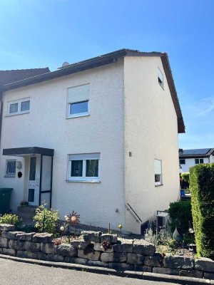 Großes und modernisiertes Familienhaus mit fünf Zimmern in Steinheim an der Murr