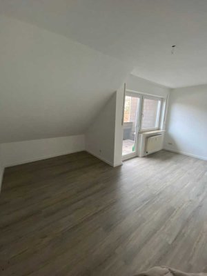 Geräumige 2 Zimmer Wohnung mit Loggia in Bielefeld Brackwede