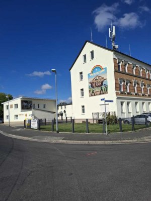 Erdgeschoß-Wohnung mit EBK  und Balkon zu vermieten