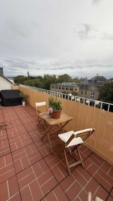 Traumhafte, lichtdurchflutete Terrassenwohnung im Herzen von Düsseldorf-Pempelfort mit EBK