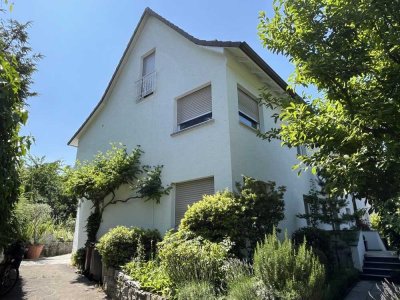 Gemütliche Dachgeschosswohnung in schöner Lage