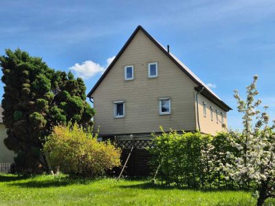 Einfamilienhaus mit 2 Vollgeschossen und großem Grundstück in ruhiger Stadtrandlage von Limbach-O...