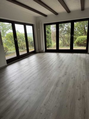 Lichtdurchflutete 3-Zimmer-Wohnung mit großer Terrasse, Kamin und Gartennutzung in Siegen-Weidenau