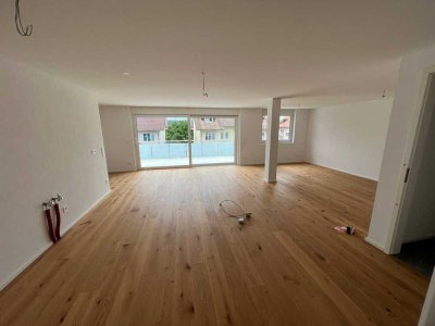 Neuwertige  - Wohnung mit 4.5 Zimmern mit Balkon, Keller und Luxus-EBK in Gottmadingen