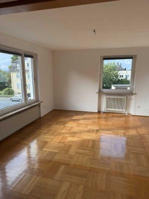 Erstbezug nach Sanierung mit EBK: freundliche 4-Zimmer-Wohnung in Münchberg