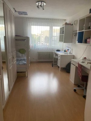 Helle 3-Zimmer-Wohnung zu vermieten – nur 5 Minuten zum Stadtzentrum