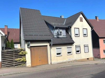 Planen & Gestalten! Freistehendes Bauernhaus in zentraler Wohnlage!
