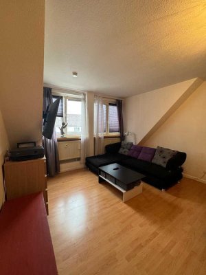 Moderne 2-Zimmer-Maisonette-Wohnung mit Einbauküche und Tiefgaragenstellplatz in Zentrumsnähe
