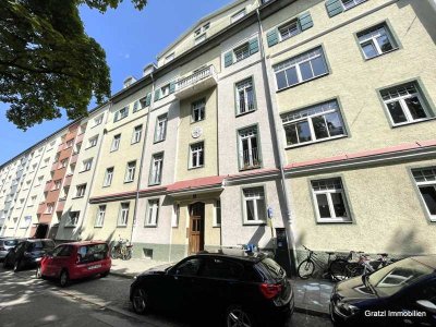 Schön geschnittene und neu sanierte Altbau-3-Zimmer-Erdgeschoss-Wohnung mit Garten