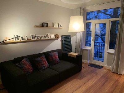 Voll möblierte 2-Zimmer-Altbauwohnung in Hamburg Eppendorf mit Balkon (Nähe UKE)