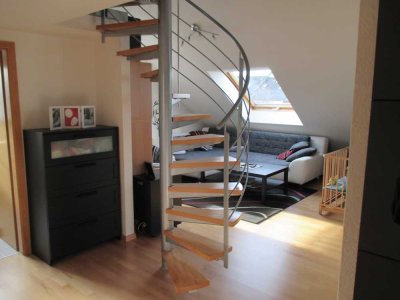 Exklusive, gepflegte 3,5-Zimmer-Galeriewohnung mit Balkon und Einbauküche in Neuhausen a. d.Fildern