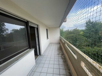 Gut geschnittene 4-Zimmer-Wohnung im 3.OG - renovierungsbedürftig