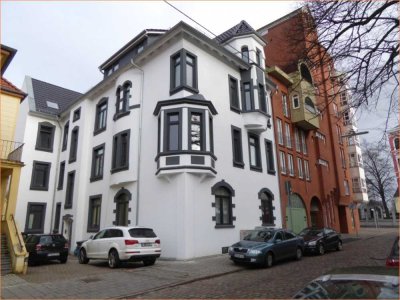 Schöne und vollständig renovierte 4-Zimmer-Wohnung mit geh. Innenausstattung mit EBK in Bremerhaven