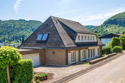 Freistehendes Traumhaus mit wunderschönem Garten und atemberaubenden Weitblick