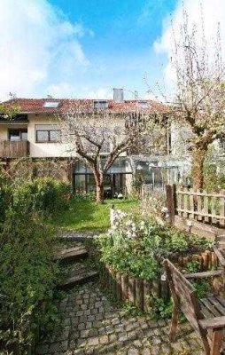 Platz für Ideen: Gepflegtes Reihenhaus in Top-Lage mit Entwicklungspotenzial