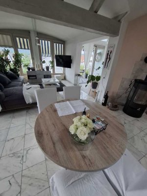 freundliche 2,5Zimmer-Wohnung mit EBK und Balkon in 72108, Rothenburg am Neckar