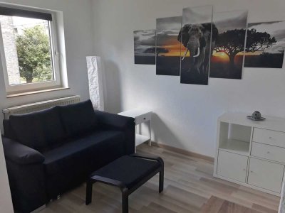 KOMPLETT MÖBLIERTES APPARTEMENT FÜR PENDLER, MODERNISIERT