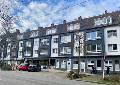 3 Raum Dachgeschoßwohnung, renoviert, hell, WG tauglich,