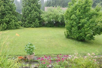 3-Zimmer-Wohnung mit großem Garten; Anfragen bitte nur per email!