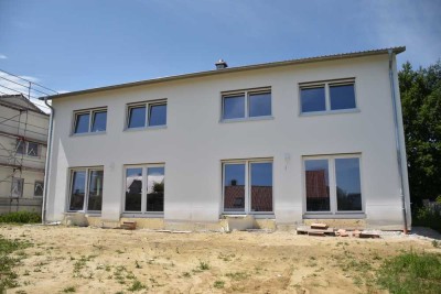 Erstbezug: Moderne Doppelhaushälfte mit Garten und 200 MB Glasfaseranschluss