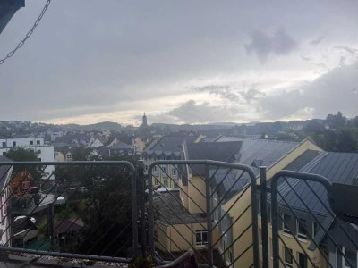 Hillesheim: Single-Wohnung im DG mit Balkon