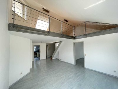 Charmante 2,5 Zimmer Maisonette-Wohnung mit See- und Bergsicht