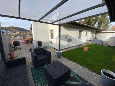 Marko Winter Immobilien - Mosbach: Das ist mal eine Aussicht! Einfamilienhaus mit Einliegerwohnung