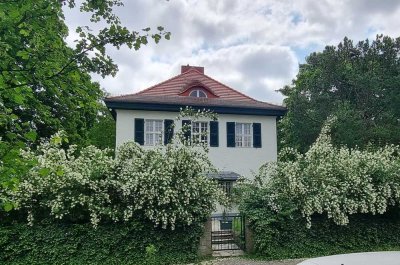 Klassische Villa - Bestes Dahlem - Parkartiges Grundstück - Please ask for our English exposé!