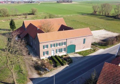 Idyllischer Vierkanthof mit Reithalle und Stallungen am ruhigen Ortsrand von Waldfeucht-Selsten