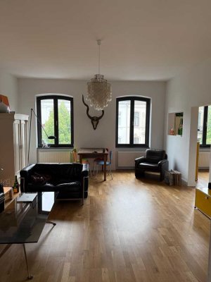 Wunderschöne sanierte 2 Zimmer Altbauwohnung am Arrenberg