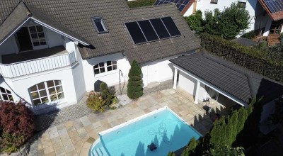 Einfamilienhaus mit Pool, Doppelgarage und hochwertiger Ausstattung in Geisenhausen