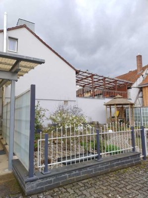 2 Häuser hintereinander für 199.000 € u. 288.000 €