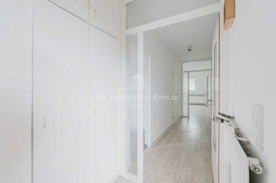 Großzügige 3-Zimmer-Wohnung mit Balkon in ruhiger zentraler Lage von Leer