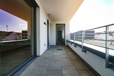 Elegantes Wohnerlebnis: Lichtdurchflutete 3-Zi.-Wohnung in ERSTBEZUG mit Loggia